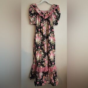 Hilo Hattie Floral Cabbage Rose Hawaiian Maxi Dress Black Pink Ruffles M Medium